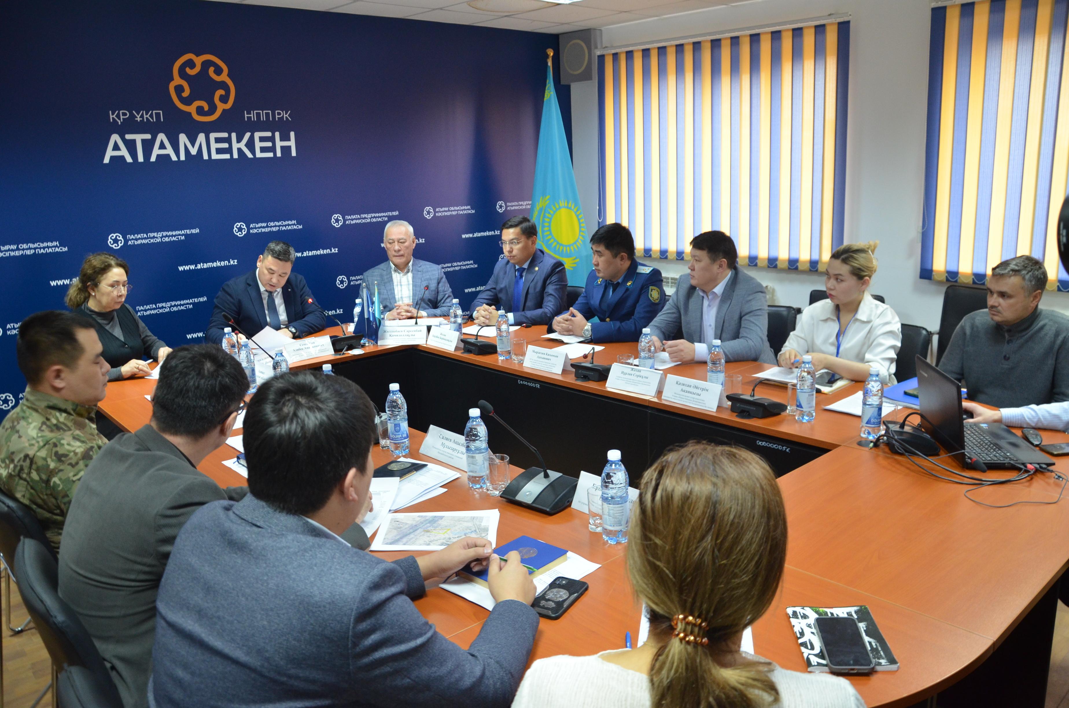 В Атырау предприниматель не может открыть птицефабрику из-за дамбы, построенной в период паводков
