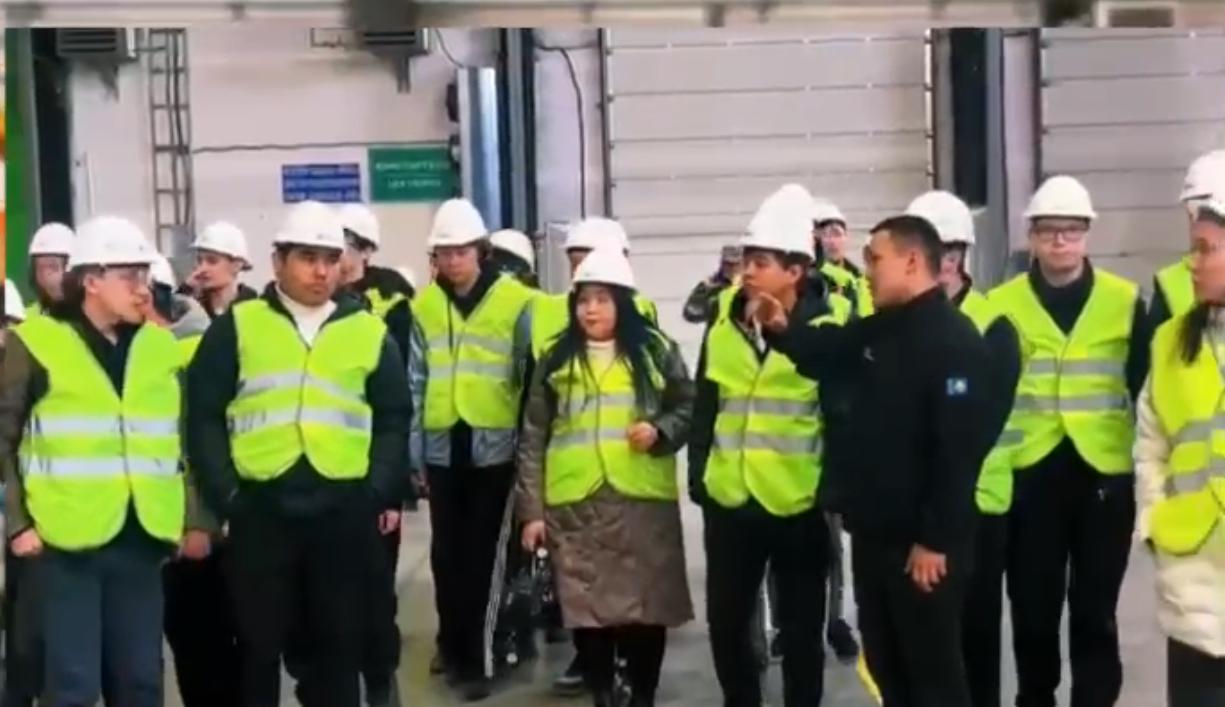 Будущие специалисты  познакомились с производством на заводе QazTehna
